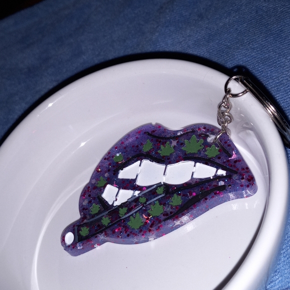 Stoner vibes keychain - Picture 2 of 6